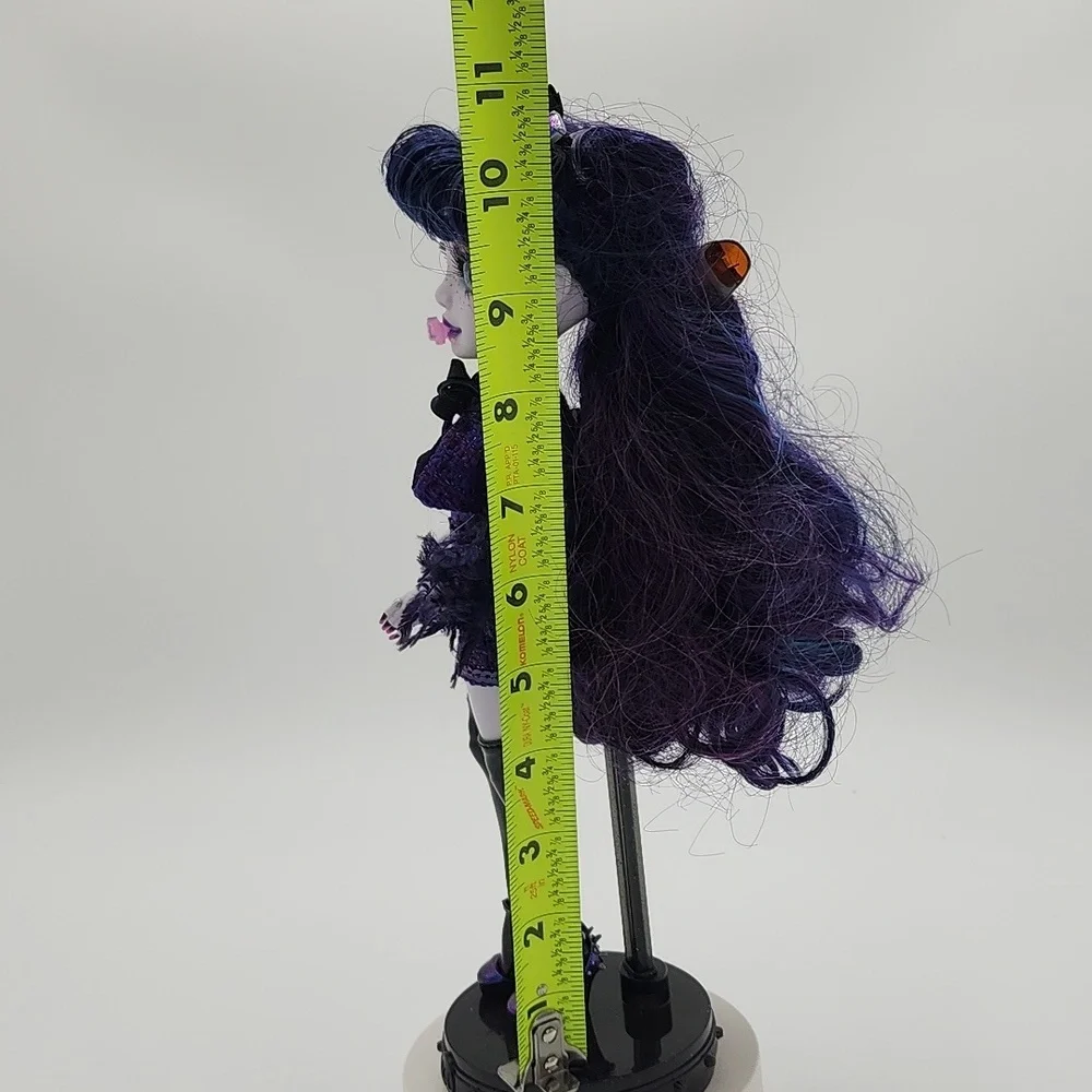 Rainbow High Veronica Storm Fashion‎ Doll